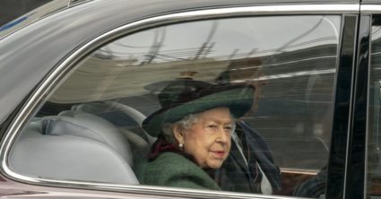 Kráľovná Alžbeta sa objavila v prekvapivom outfite. Týmto dostala mnohých fanúšikov