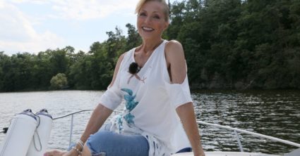 Má 75 rokov a zverejnila fotku v plavkách: Obľúbenej českej speváčke môžu závidieť postavu aj mladé ženy