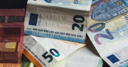 Zvýšenie dôchodkov o desiatky eur a obedy v škole zadarmo. Minister Krajniak predstavil nový plán, nebude platiť pre všetkých
