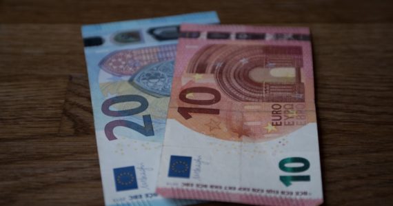 Od júla 2023 sa minimálne dôchodky zvýšia o desiatky eur. Pozrite si, či sa zvýšenie týka aj vás