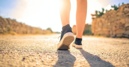 Nová štúdia odhalila, ako by ste mali chodiť, keď chcete žiť dlhšie. Odpoveď vás prekvapí